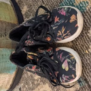 Vans ultra Cush tennis shoes floral Hawaiian print